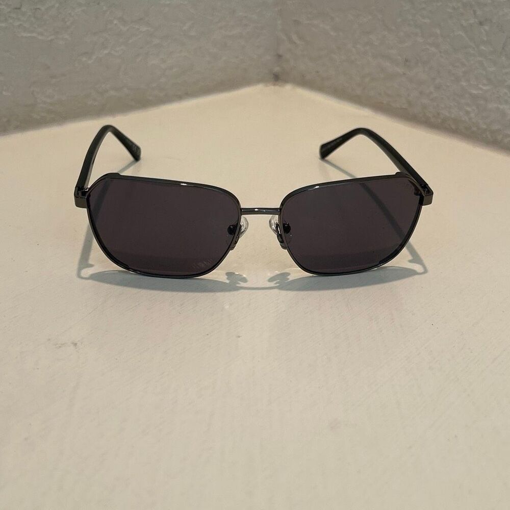 Guess GU00117 Thin Gunmetal Frame Rectangle Sunglasses Smoke Lens NEW - Picture 5 of 12